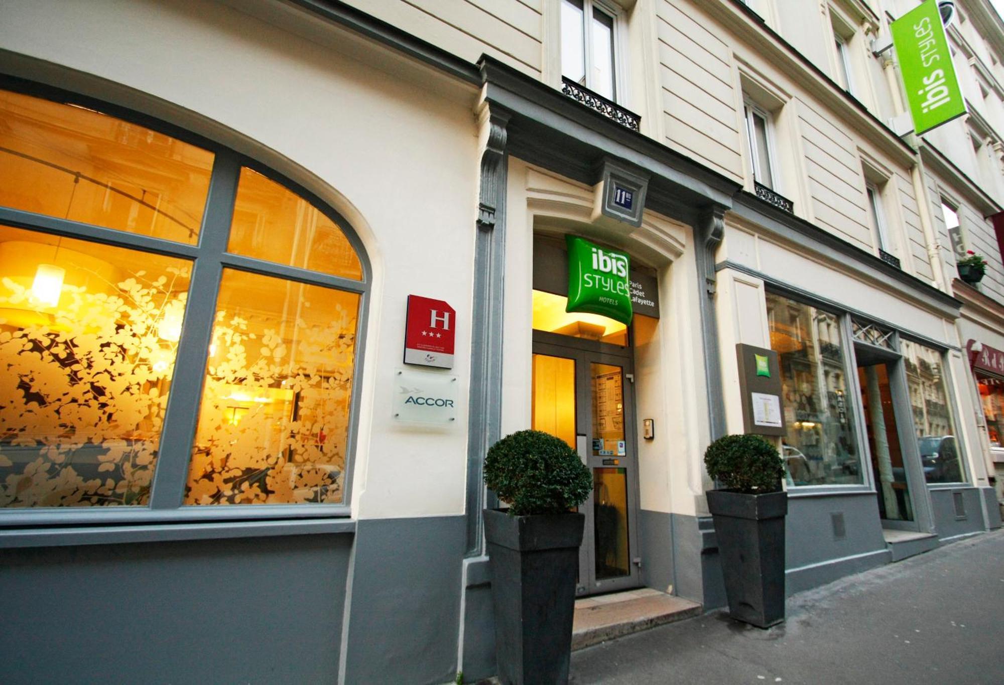 Ibis Styles Paris Cadet Lafayette Hotel Exterior photo