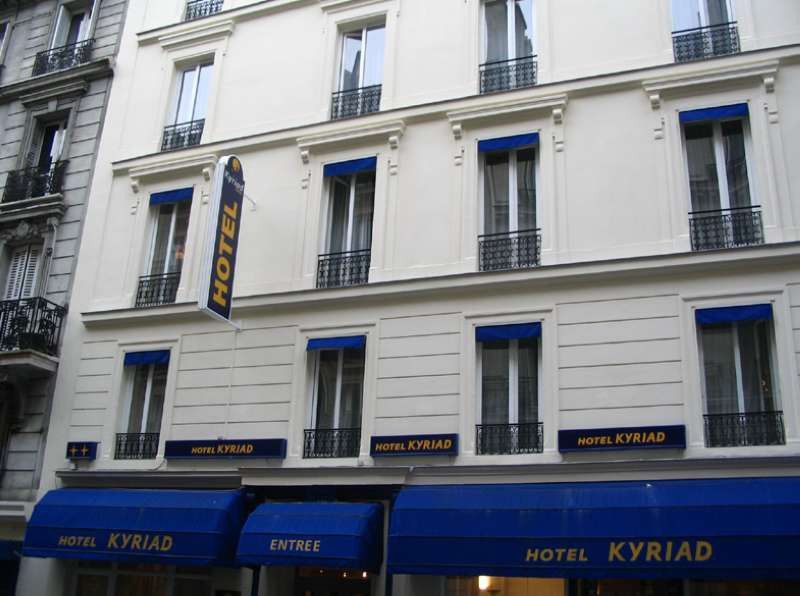 Ibis Styles Paris Cadet Lafayette Hotel Exterior photo